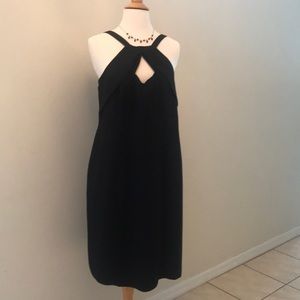 Evan Picone elegant black dress doesn’t have size.